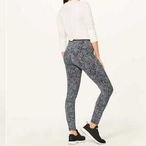 •LULULEMON• Run On Tight (25") Power Luxtreme Irregular Denim Twill Black